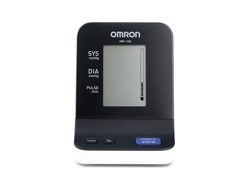 Voorkant van de Omron HBP-1120 professionele bloeddrukmeter