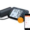 Beurer BM 54 BT bovenarm bloeddrukmeter met manchet, smartphone met Beurer HealthManager-app en “beurer connect”-logo in beeld