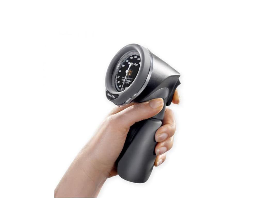 Welch Allyn DuraShock DS66 FlexiPort (Gold-line) professionele handmatige bloeddrukmeter in een hand