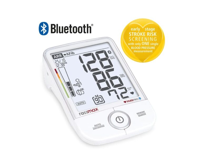Rossmax X9 BT bovenarm bloeddrukmeter met Bluetooth-icoon en een gele cirkel met de tekst “early stage stroke risk screening with only one single blood pressure measurement” in beeld