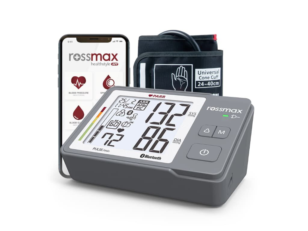 Rossmax Z5 bovenarm bloeddrukmeter met manchet en smartphone met Rossmax Healthstyle-app in beeld
