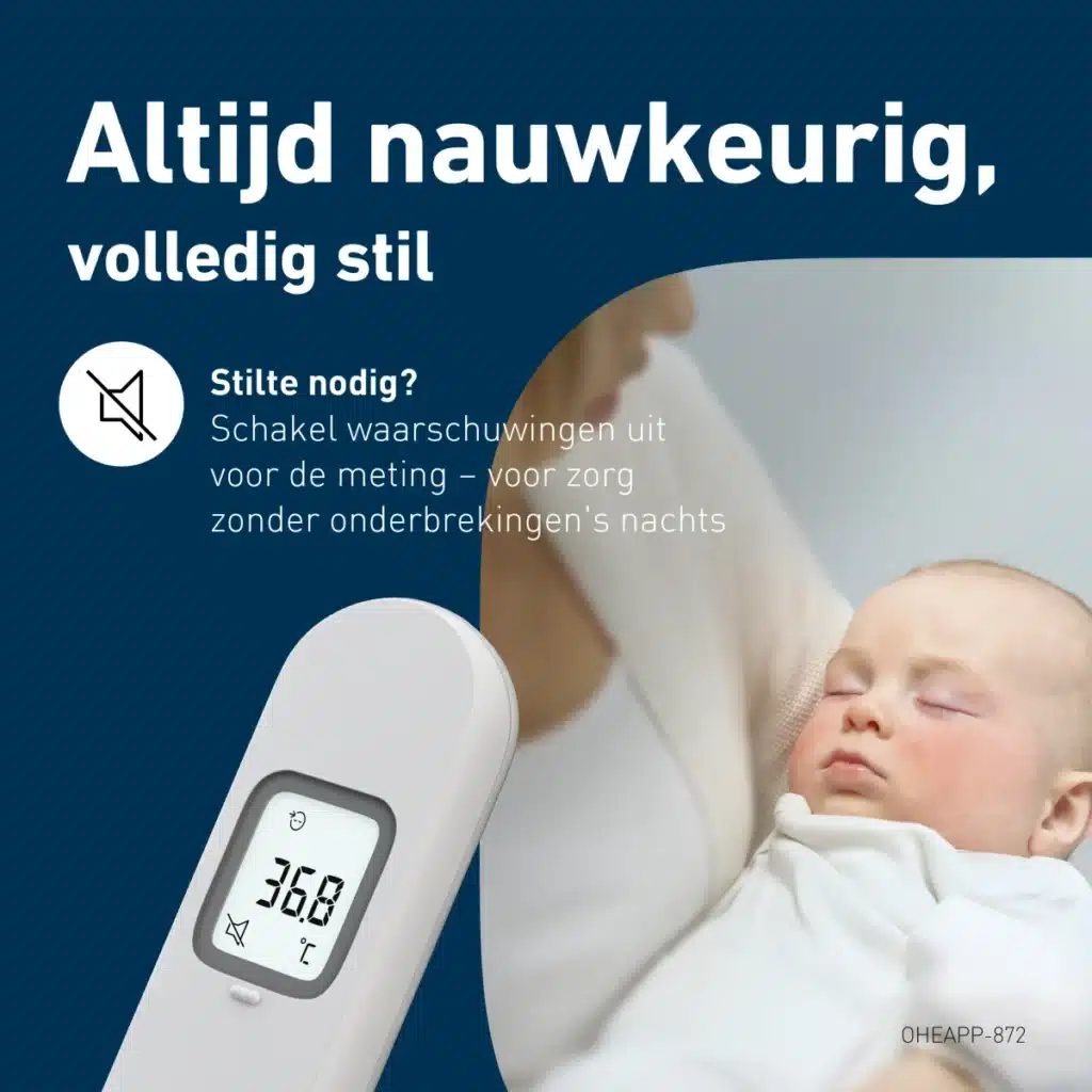 Slapende baby in de armen van een vrouw met de Omron Gentle Temp 730 voorhoofdthermometer in beeld, met stil-icoon en tekst “Altijd nauwkeurig, volledig stil”