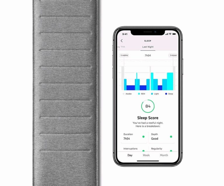 Withings Sleep Analyzer met smartphone en Withings-app in beeld