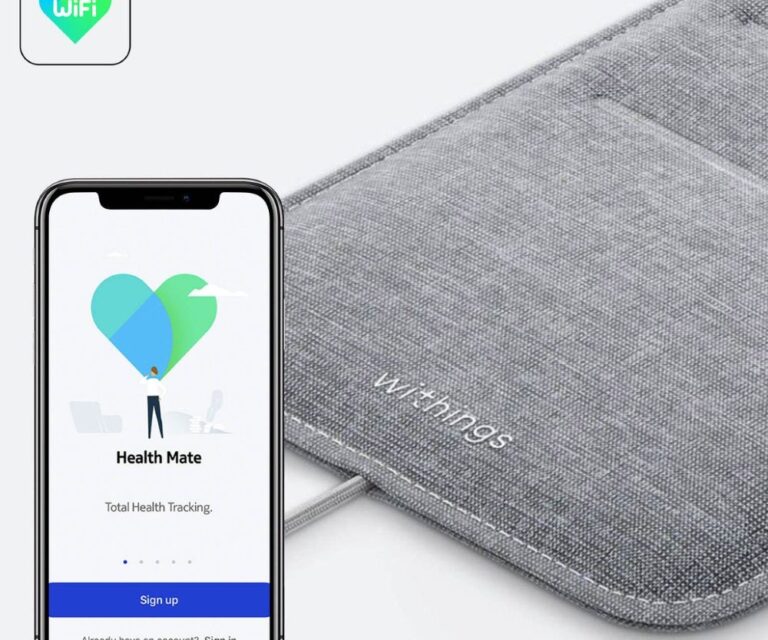 Smartphone met Withings-app en een uitvergroot detail van de Withings Sleep Analyzer